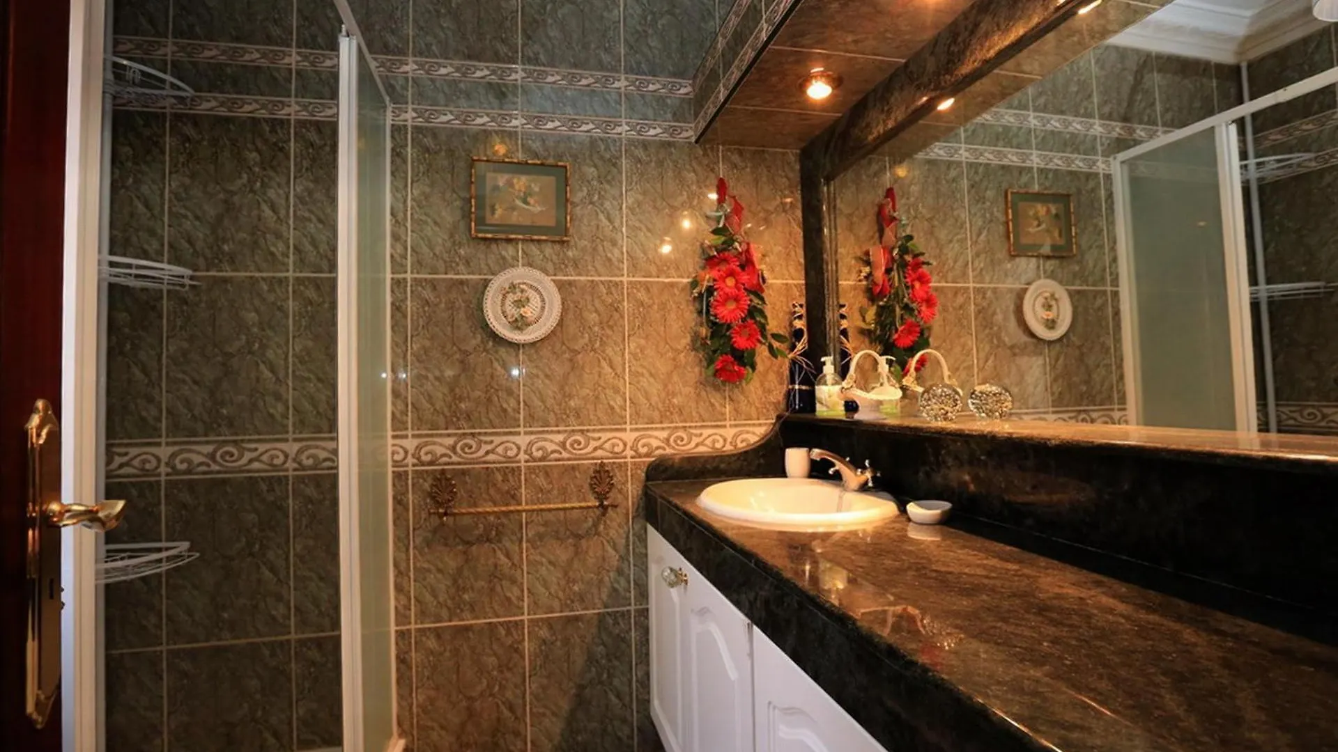 Luxurious Violet Villa Costa Adeje