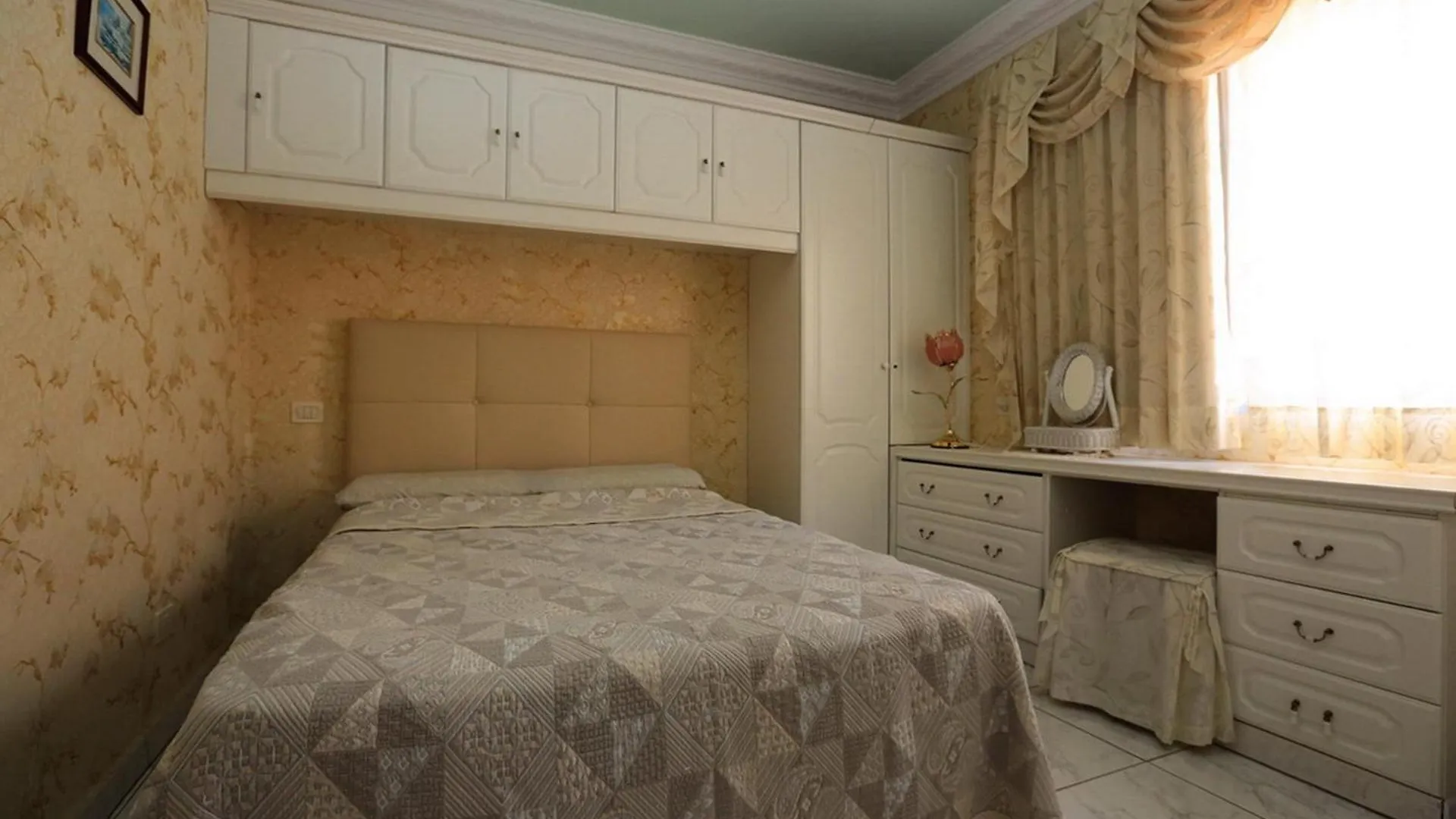 Luxurious Violet Villa Costa Adeje
