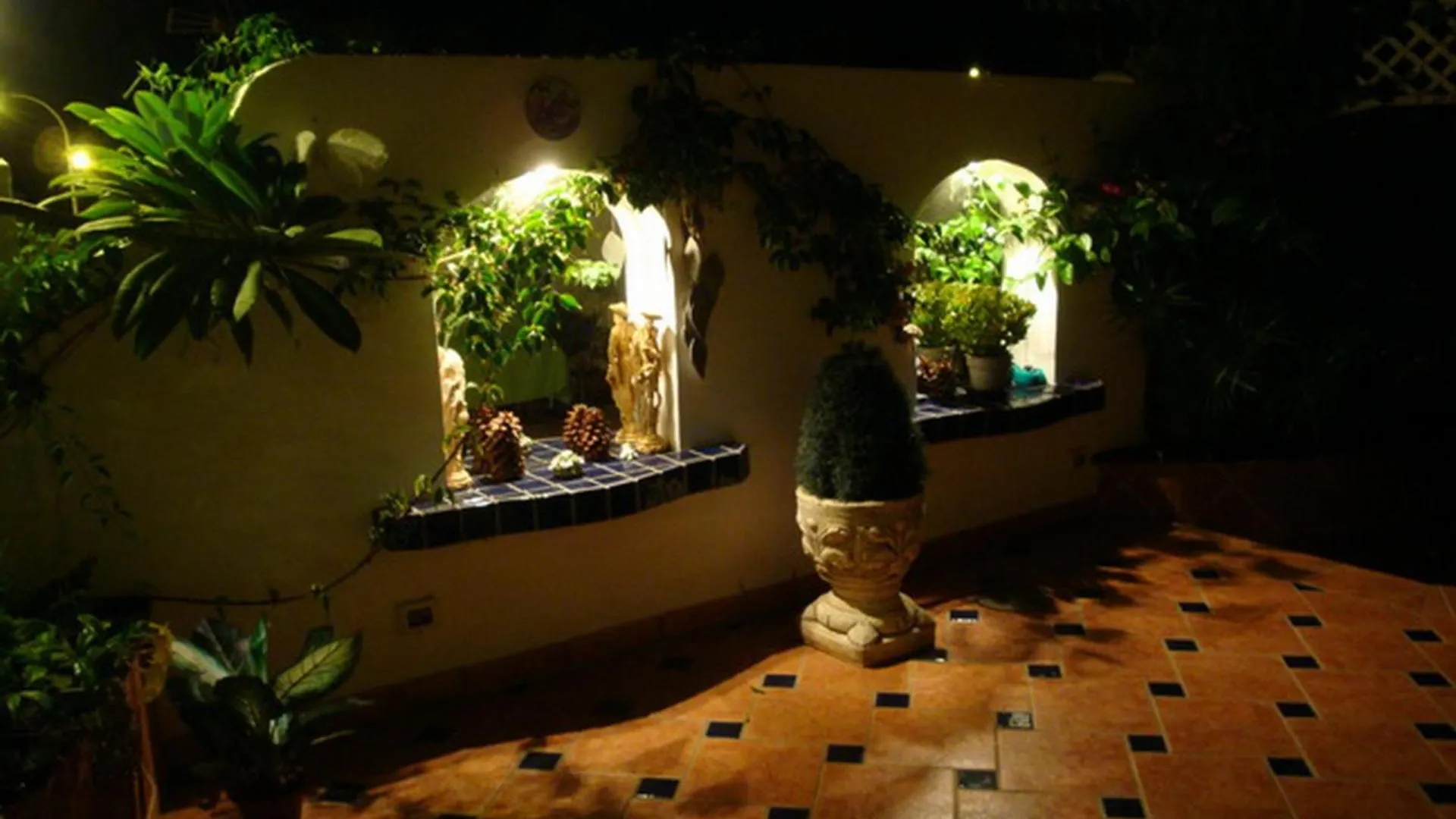 Luxurious Violet Villa Costa Adeje