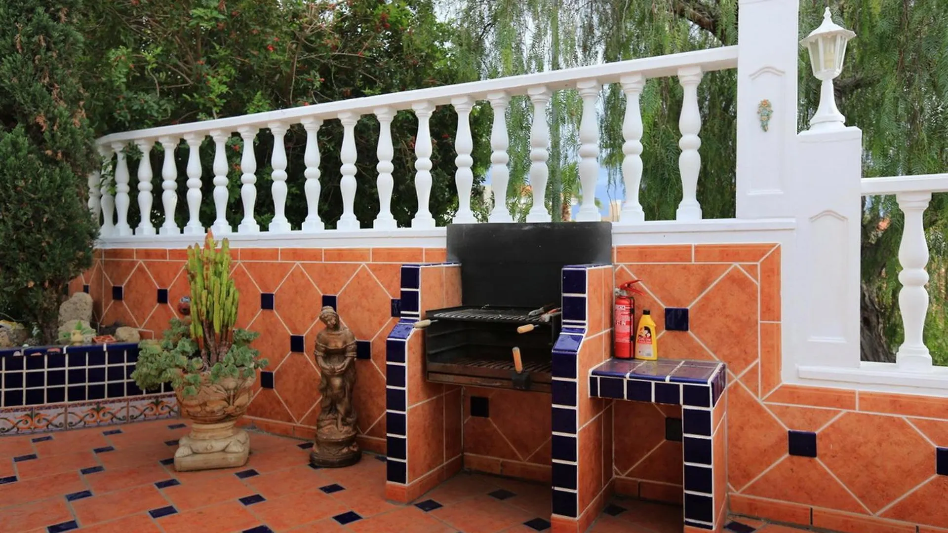 Luxurious Violet Villa Costa Adeje